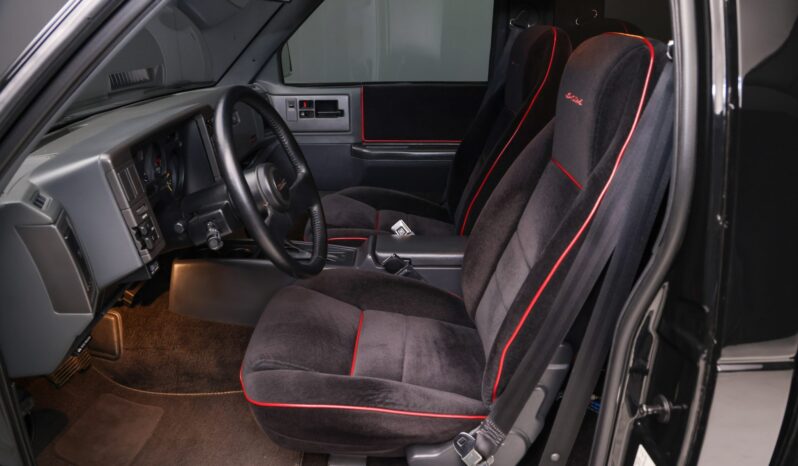 
								1991 GMC Syclone full									