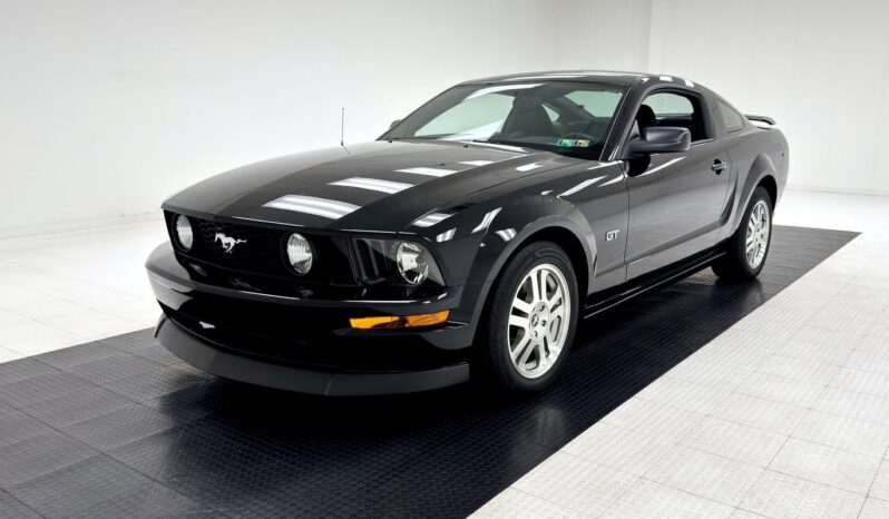								2006 Ford Mustang Coupe 4.6 Liter 3V V8/ full									