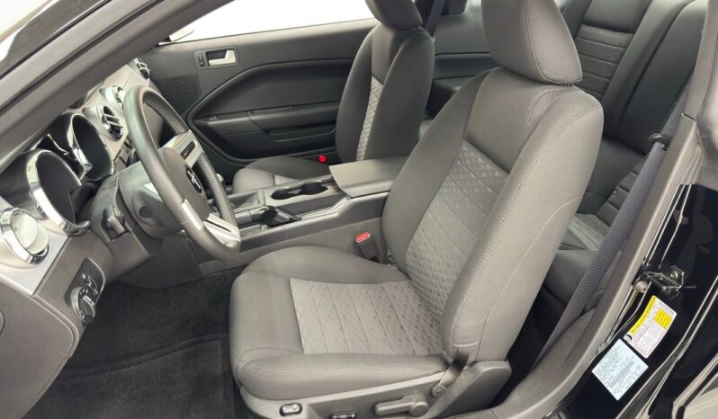 								2006 Ford Mustang Coupe 4.6 Liter 3V V8/ full									