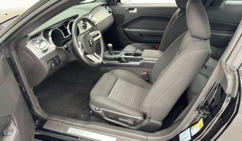 								2006 Ford Mustang Coupe 4.6 Liter 3V V8/ full									