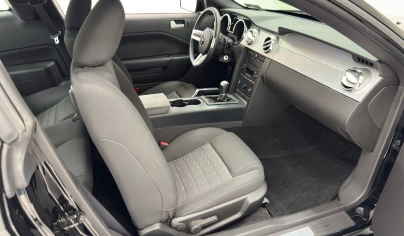 								2006 Ford Mustang Coupe 4.6 Liter 3V V8/ full									