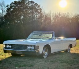 
										1965 Lincoln Continental Convertible full									
