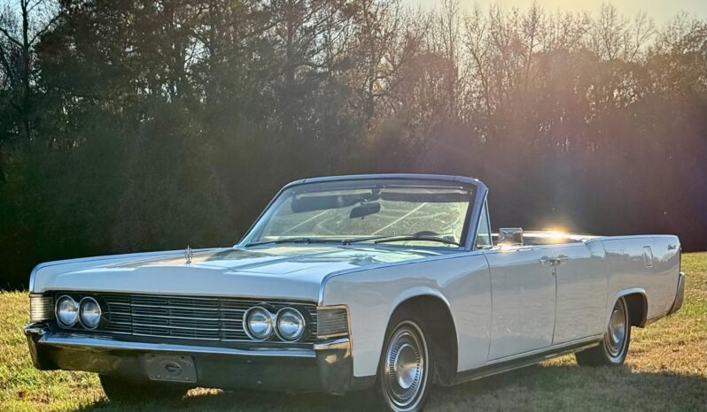 
								1965 Lincoln Continental Convertible full									