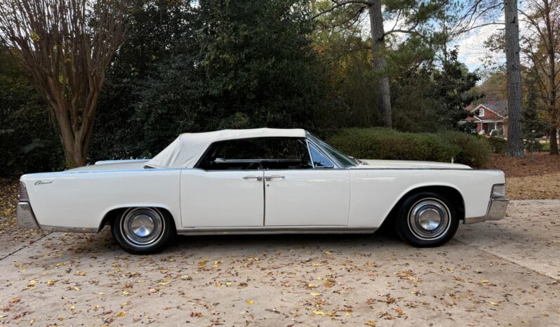 
								1965 Lincoln Continental Convertible full									