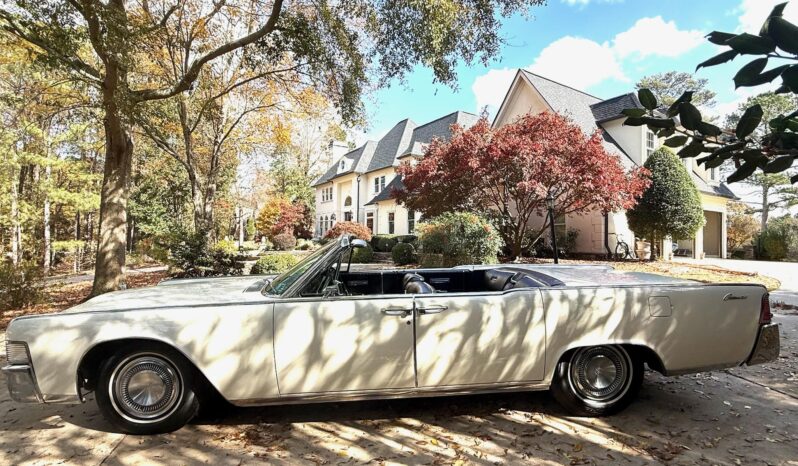 
								1965 Lincoln Continental Convertible full									
