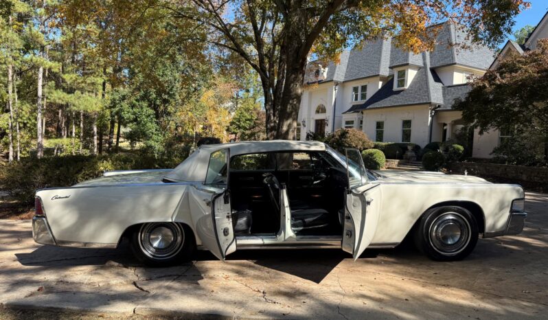 
								1965 Lincoln Continental Convertible full									