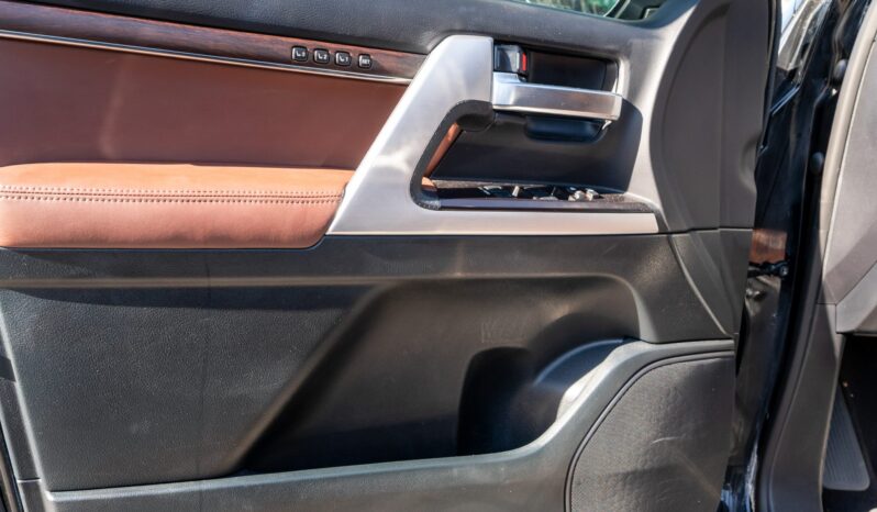 
								2021 Toyota Land Cruiser URJ200 full									