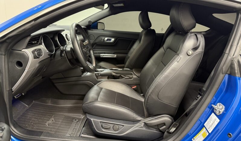 
								2021 Ford Mustang EcoBoost Premium full									