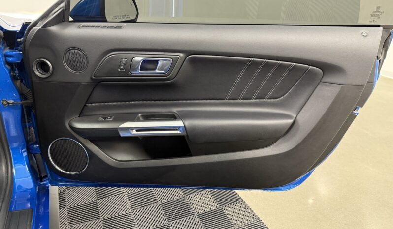 
								2021 Ford Mustang EcoBoost Premium full									