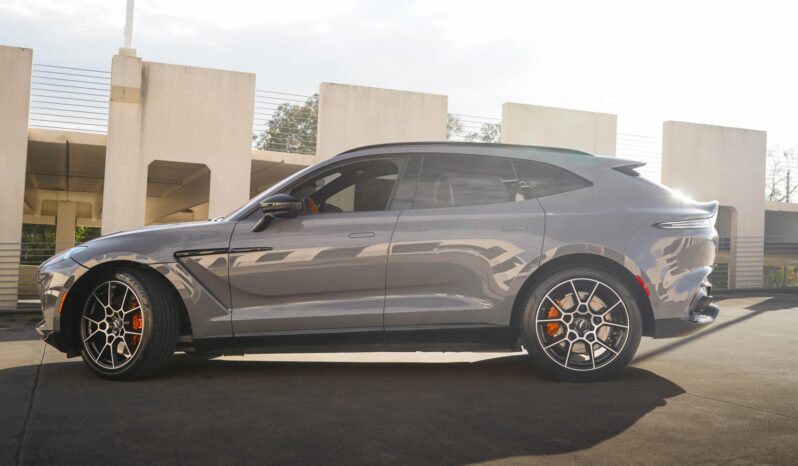 
								2021 Aston Martin DBX Twin-Turbocharged full									