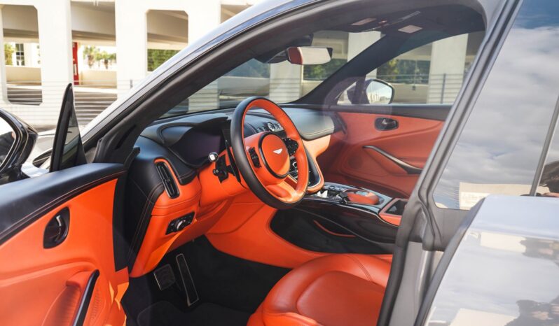 
								2021 Aston Martin DBX Twin-Turbocharged full									