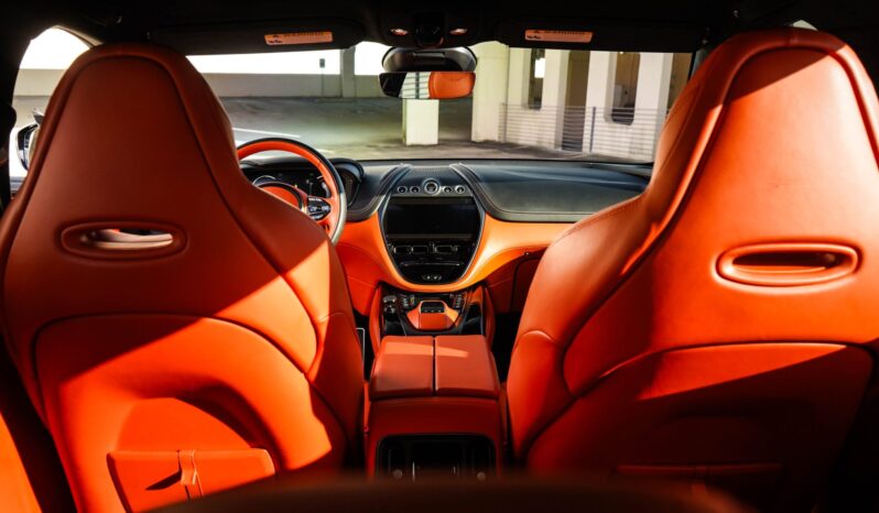 
								2021 Aston Martin DBX Twin-Turbocharged full									