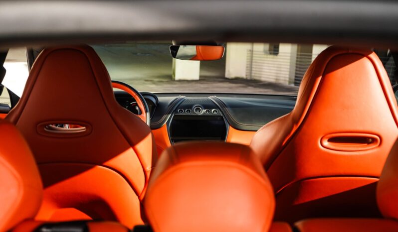 
								2021 Aston Martin DBX Twin-Turbocharged full									