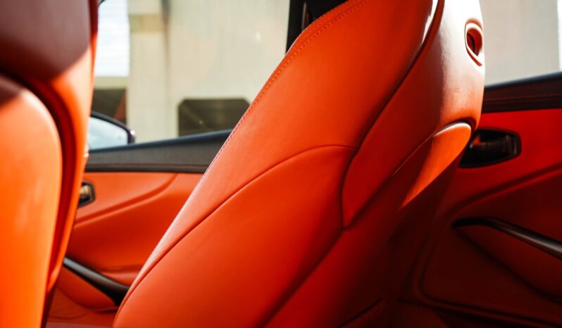 
								2021 Aston Martin DBX Twin-Turbocharged full									