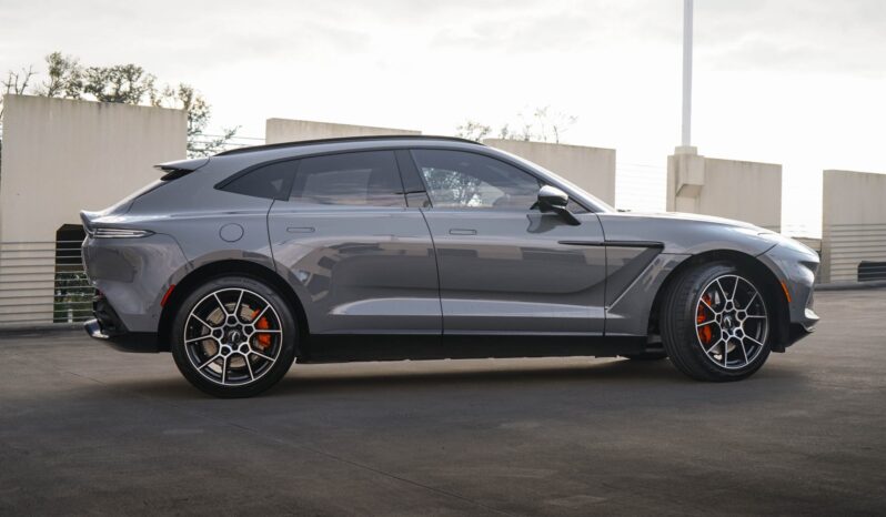 
								2021 Aston Martin DBX Twin-Turbocharged full									
