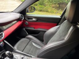 
										2018 Alfa Romeo Giulia Quadrifoglio full									