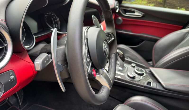 
								2018 Alfa Romeo Giulia Quadrifoglio full									