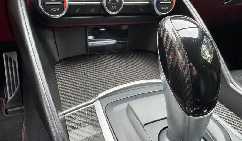 
								2018 Alfa Romeo Giulia Quadrifoglio full									