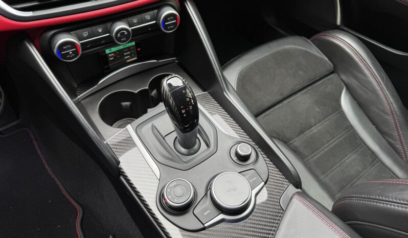 
								2018 Alfa Romeo Giulia Quadrifoglio full									