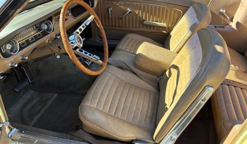 
								1965 Ford Mustang Convertible full									