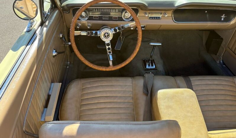 
								1965 Ford Mustang Convertible full									