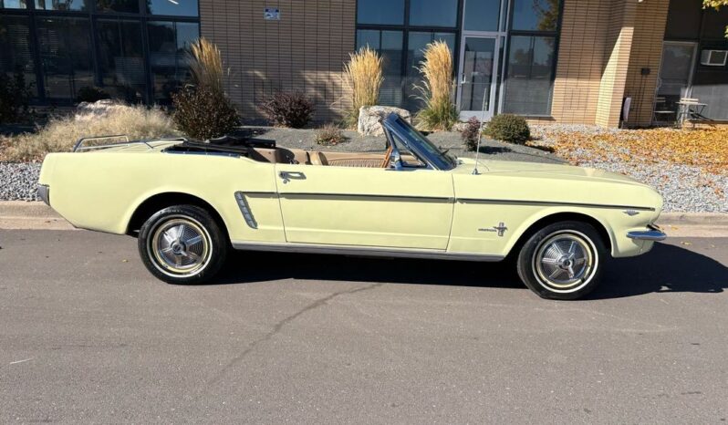 
								1965 Ford Mustang Convertible full									