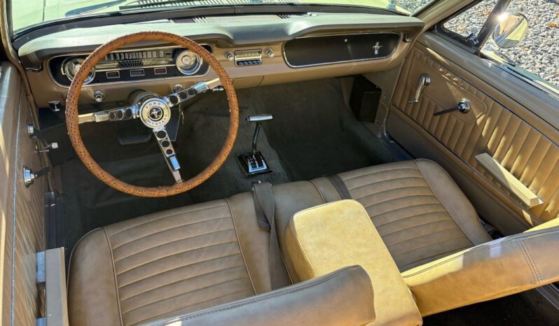 
								1965 Ford Mustang Convertible full									