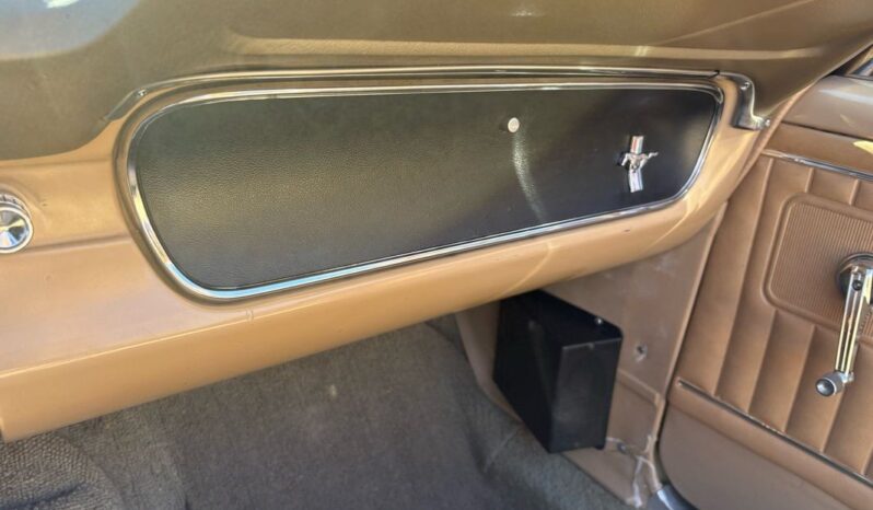 
								1965 Ford Mustang Convertible full									