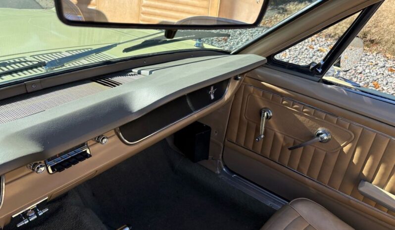 
								1965 Ford Mustang Convertible full									