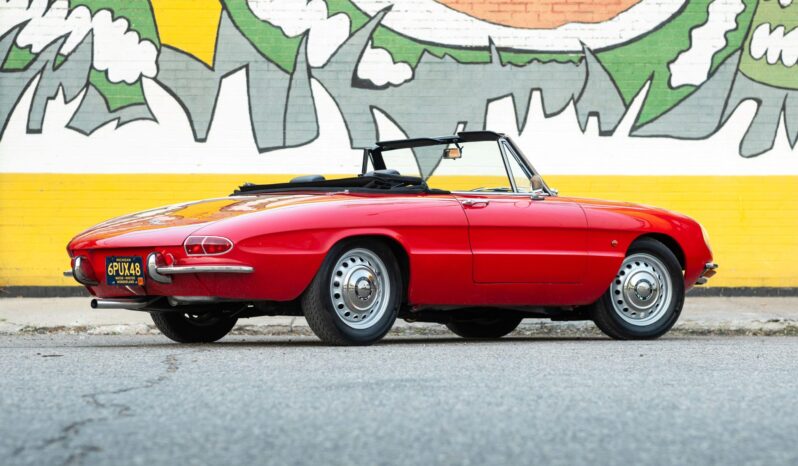 
								1967 Alfa Romeo 1600 Spider Duetto full									