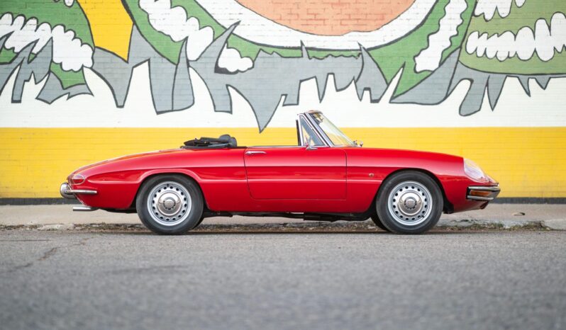 
								1967 Alfa Romeo 1600 Spider Duetto full									