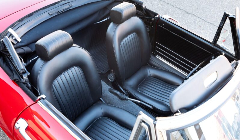 
								1967 Alfa Romeo 1600 Spider Duetto full									