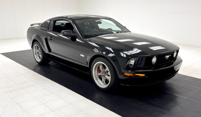 
								2005 Ford Mustang GT Coupe 4.6L 3V V8 full									