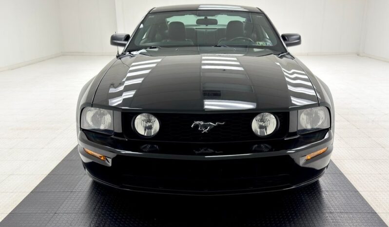 2005 Ford Mustang GT Coupe 4.6L 3V V8 1