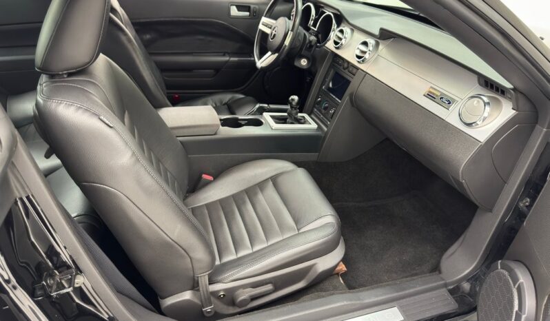 
								2005 Ford Mustang GT Coupe 4.6L 3V V8 full									