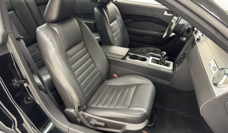 
								2005 Ford Mustang GT Coupe 4.6L 3V V8 full									