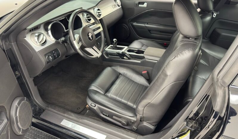 
								2005 Ford Mustang GT Coupe 4.6L 3V V8 full									