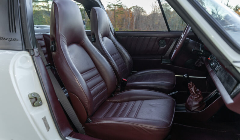 
								1985 Porsche 911 Carrera Targa full									