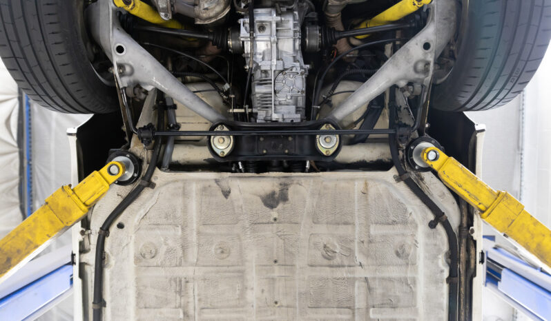 
								1985 Porsche 911 Carrera Targa full									