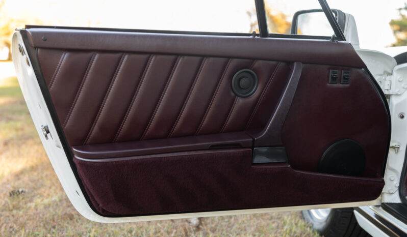 
								1985 Porsche 911 Carrera Targa full									