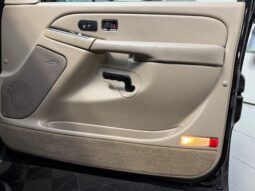 
										2005 Chevrolet Suburban 1500 LT Z71 4×4 full									