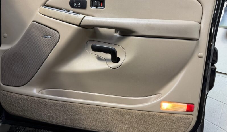 
								2005 Chevrolet Suburban 1500 LT Z71 4×4 full									