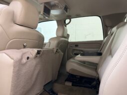 
										2005 Chevrolet Suburban 1500 LT Z71 4×4 full									