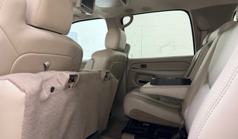 
								2005 Chevrolet Suburban 1500 LT Z71 4×4 full									