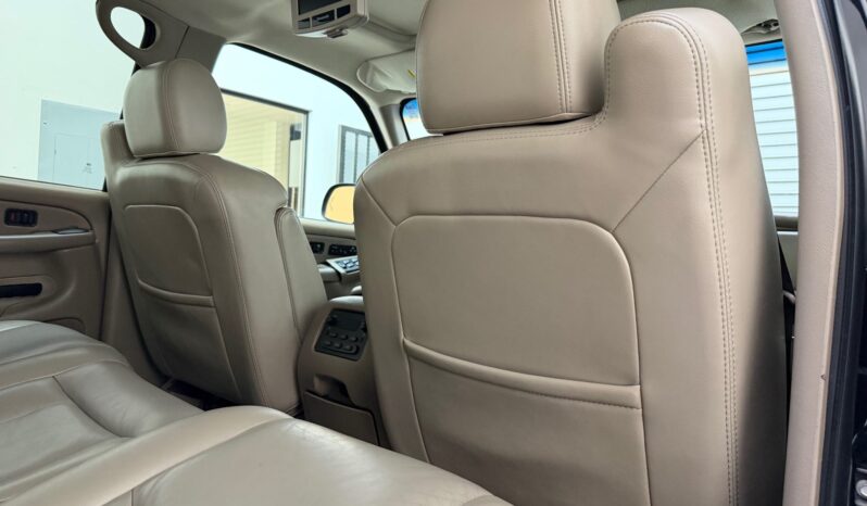 
								2005 Chevrolet Suburban 1500 LT Z71 4×4 full									