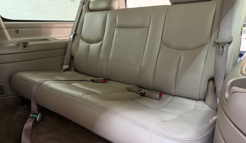 
								2005 Chevrolet Suburban 1500 LT Z71 4×4 full									