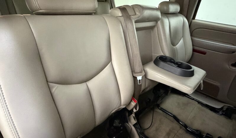 
								2005 Chevrolet Suburban 1500 LT Z71 4×4 full									