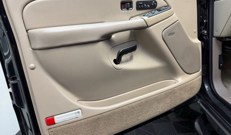 
								2005 Chevrolet Suburban 1500 LT Z71 4×4 full									