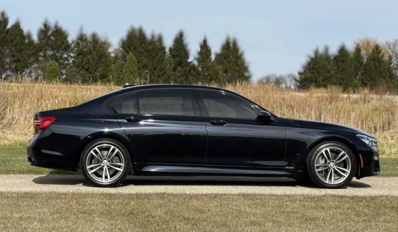 
								2019 BMW 750i xDrive M Sport full									