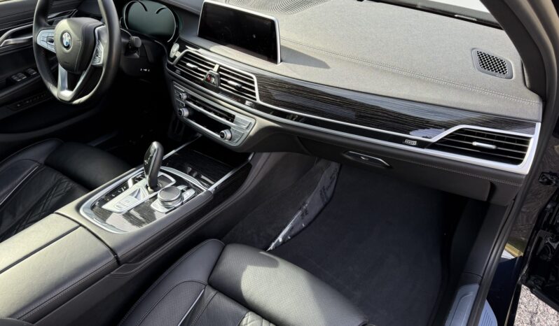 
								2019 BMW 750i xDrive M Sport full									